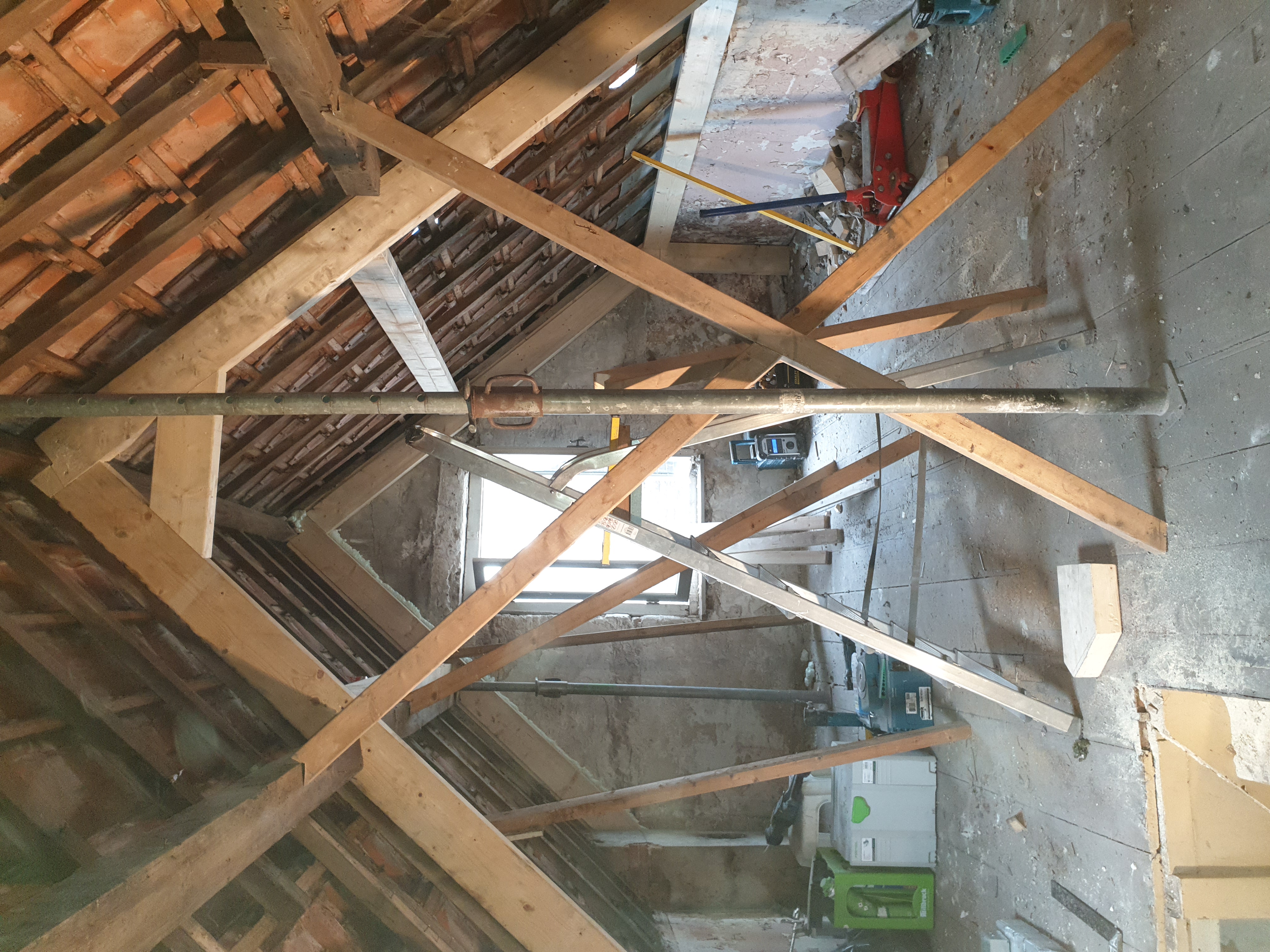 Uitbouw met staalconstructie en renovatie van de dakconstructie – Assendelftstraat, Den Haag – Tijdens en impressie 1