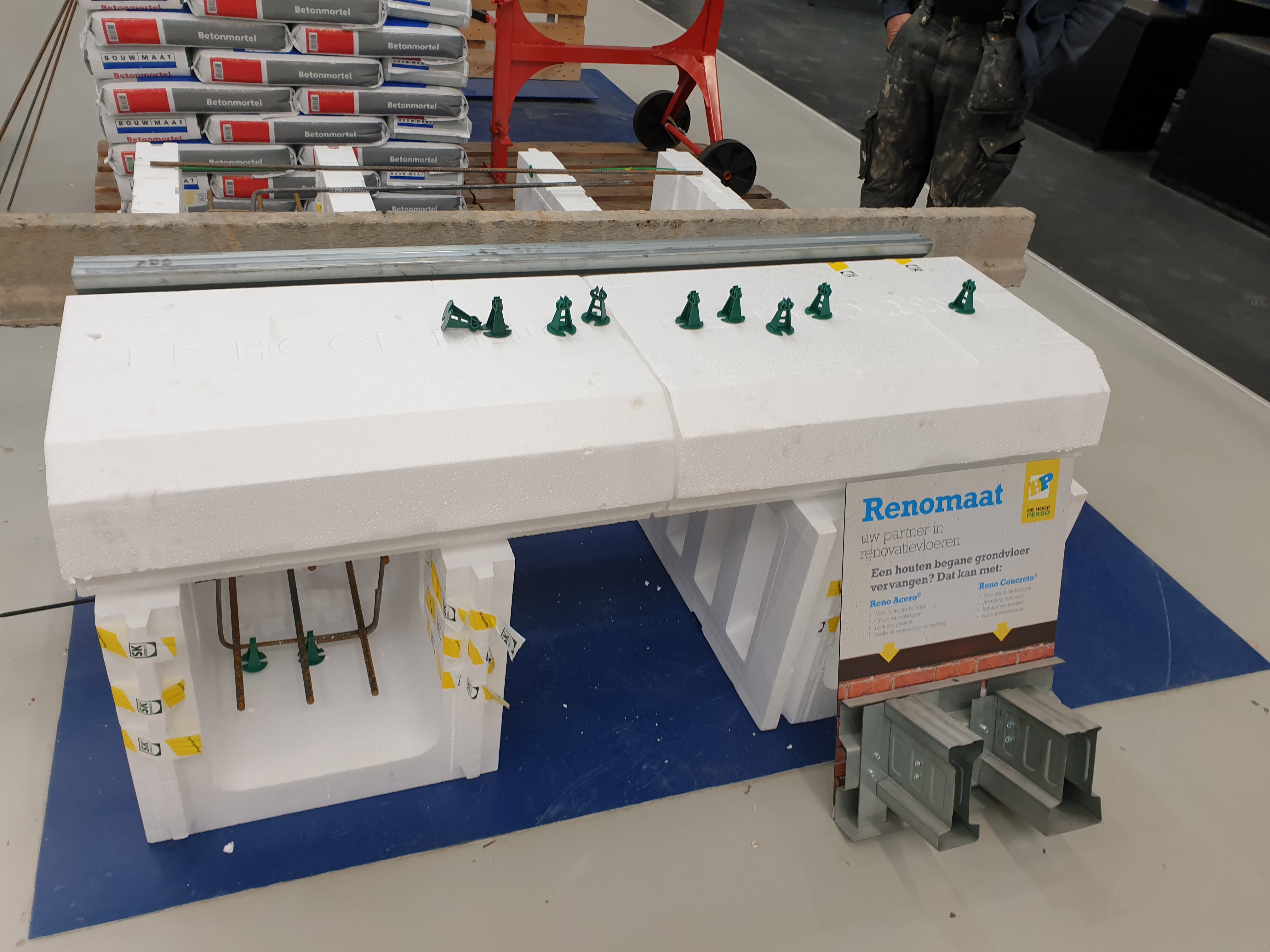 Uitbouw met staalconstructie en renovatie van de dakconstructie – Assendelftstraat, Den Haag – Tijdens en impressie 10