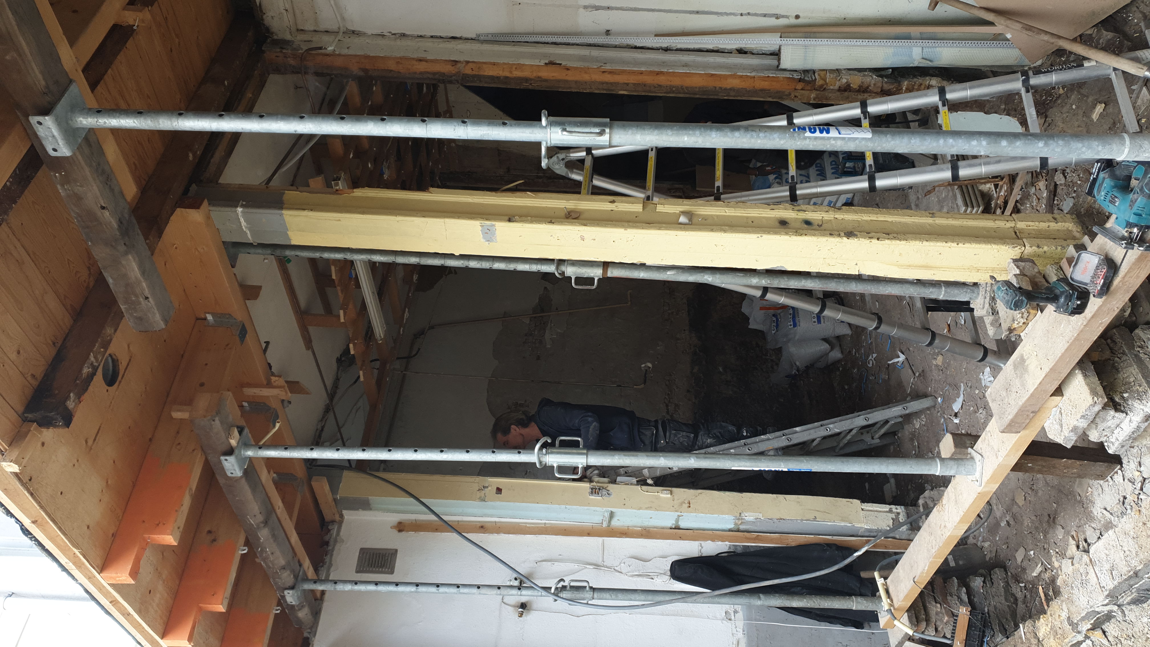 Uitbouw met staalconstructie en renovatie van de dakconstructie – Assendelftstraat, Den Haag – Tijdens en impressie 12