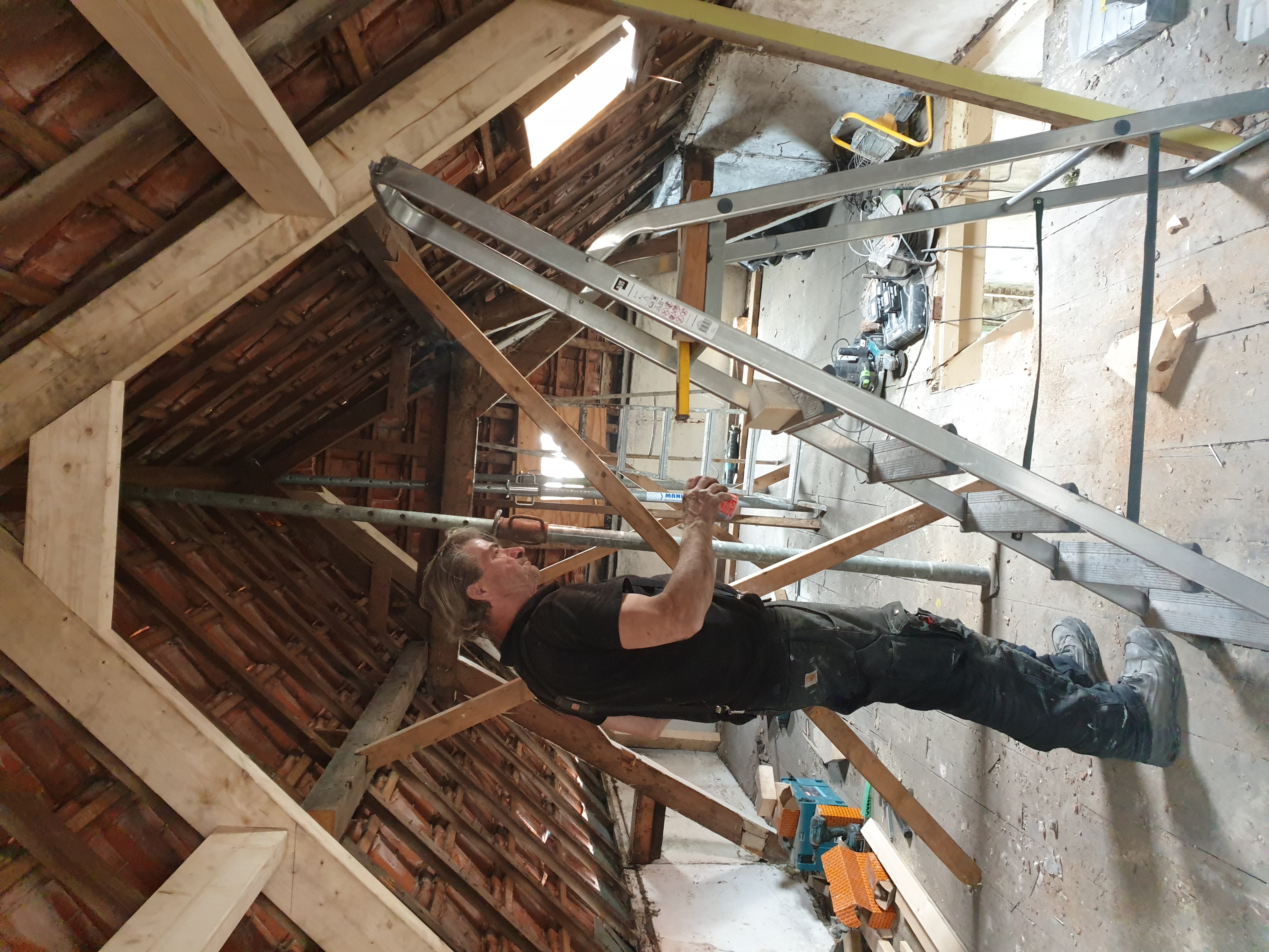 Uitbouw met staalconstructie en renovatie van de dakconstructie – Assendelftstraat, Den Haag – Tijdens en impressie 4