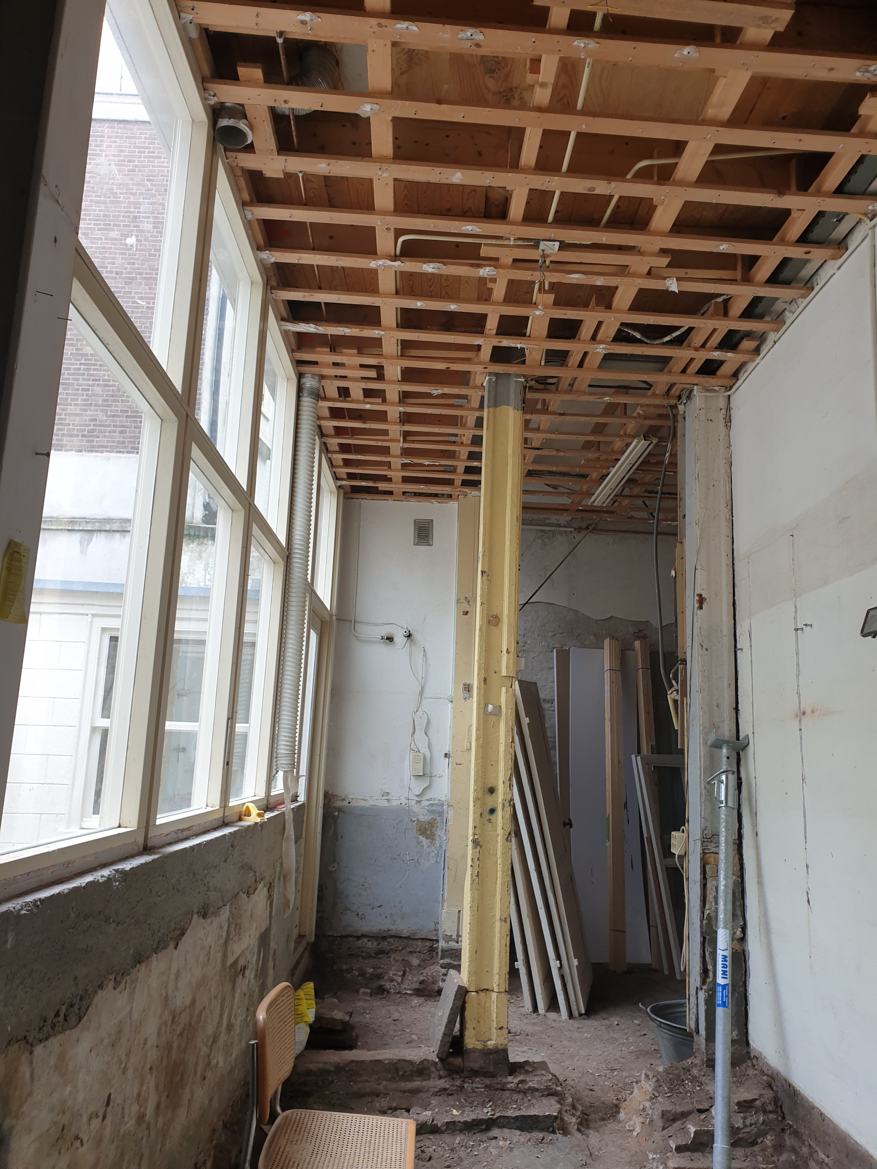 Uitbouw met staalconstructie en renovatie van de dakconstructie – Assendelftstraat, Den Haag – Voor 1