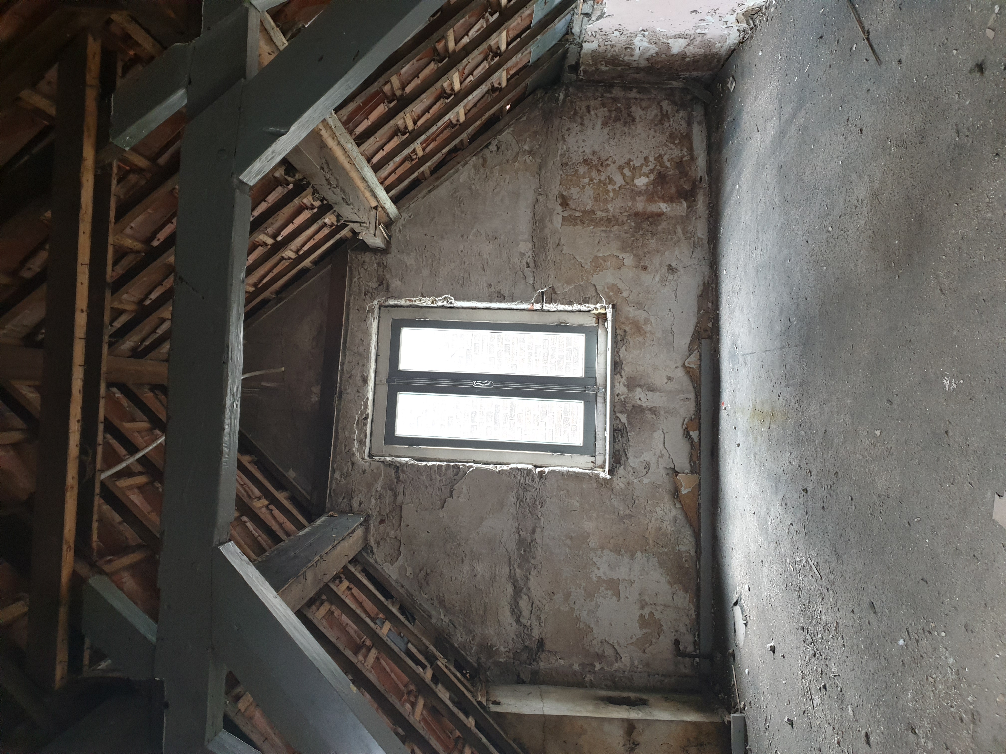 Uitbouw met staalconstructie en renovatie van de dakconstructie – Assendelftstraat, Den Haag – Voor 2