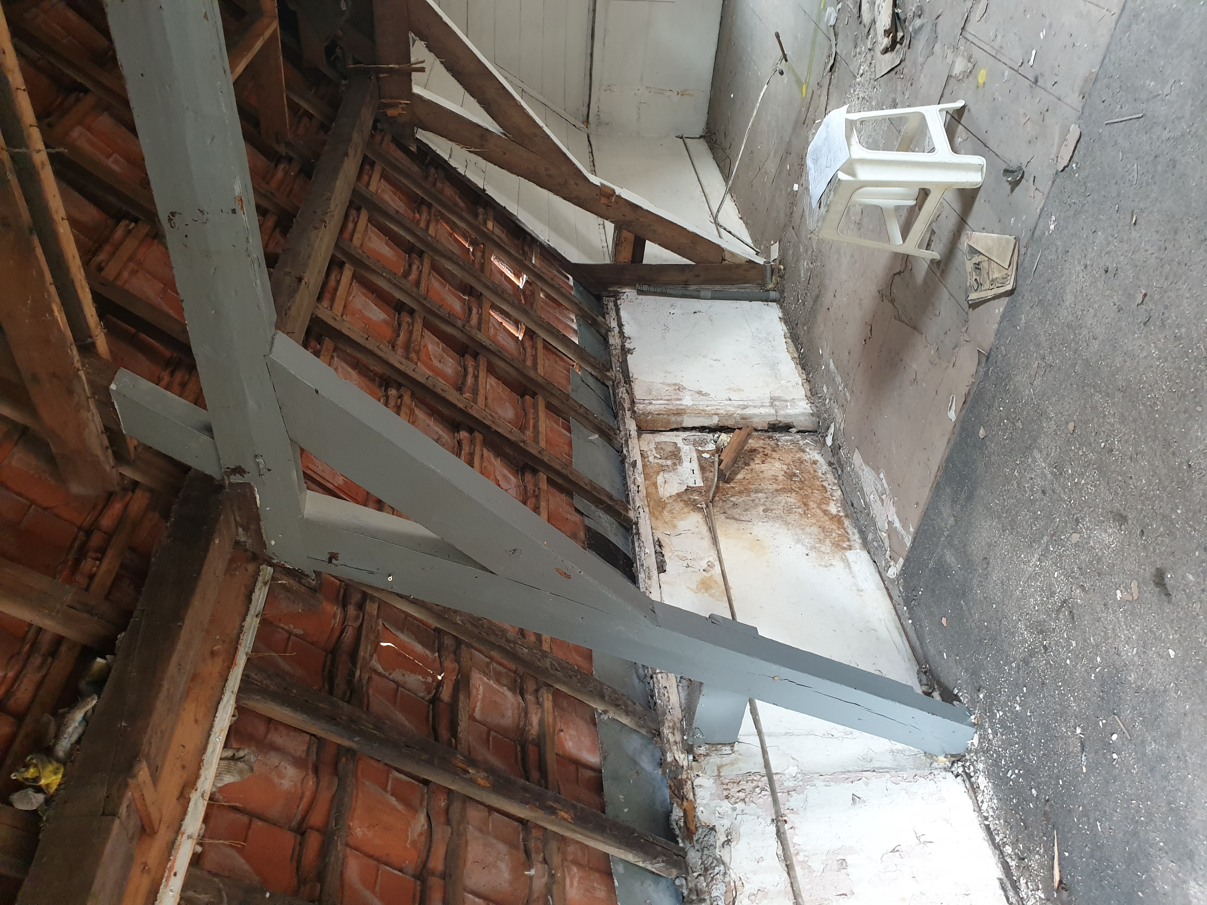 Uitbouw met staalconstructie en renovatie van de dakconstructie – Assendelftstraat, Den Haag – Voor 3