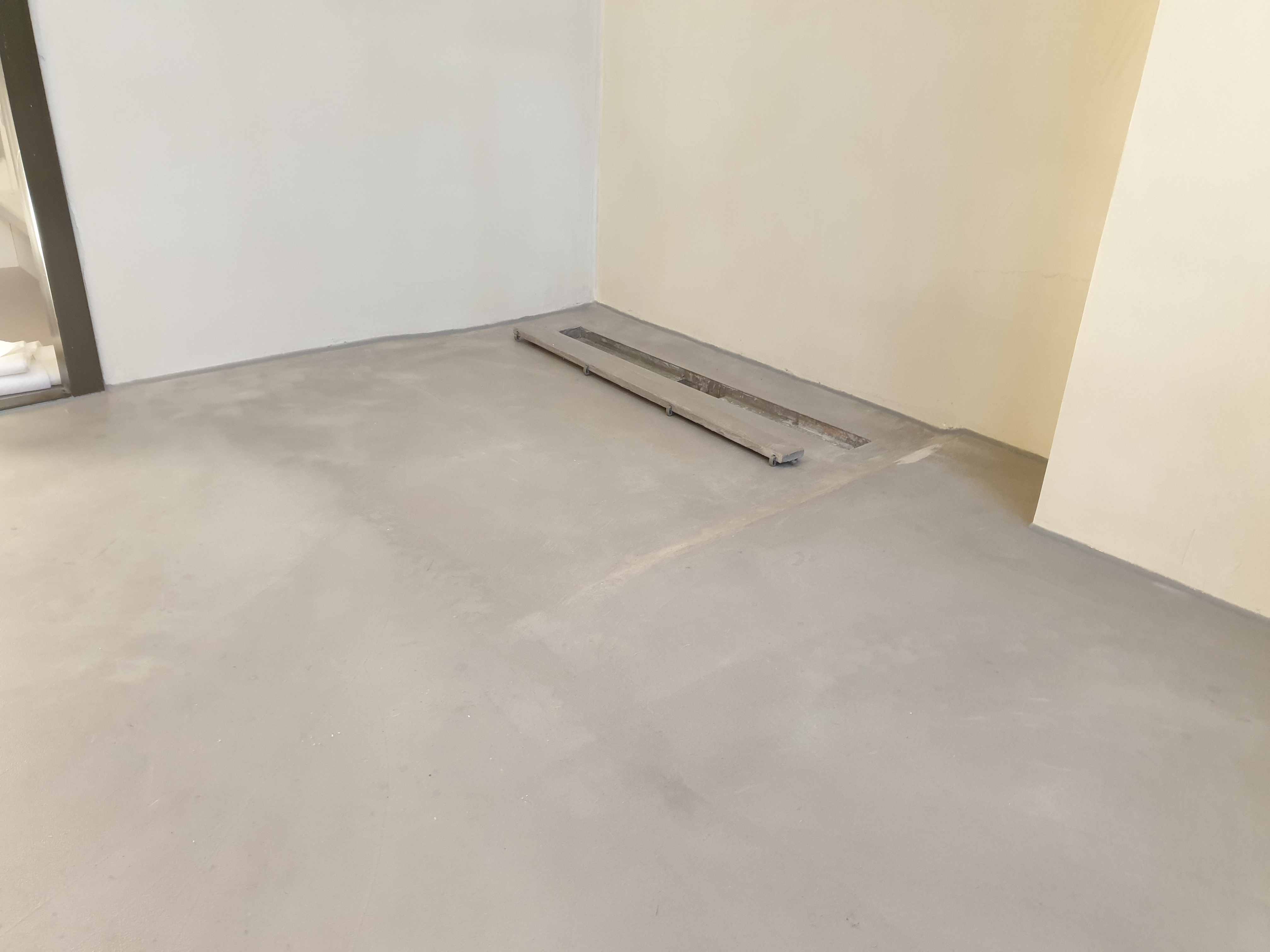 Verbouwing badkamer met beton ciré – Barend Hooykaasstraat, Bergschenhoek – Tijdens en impressie 9