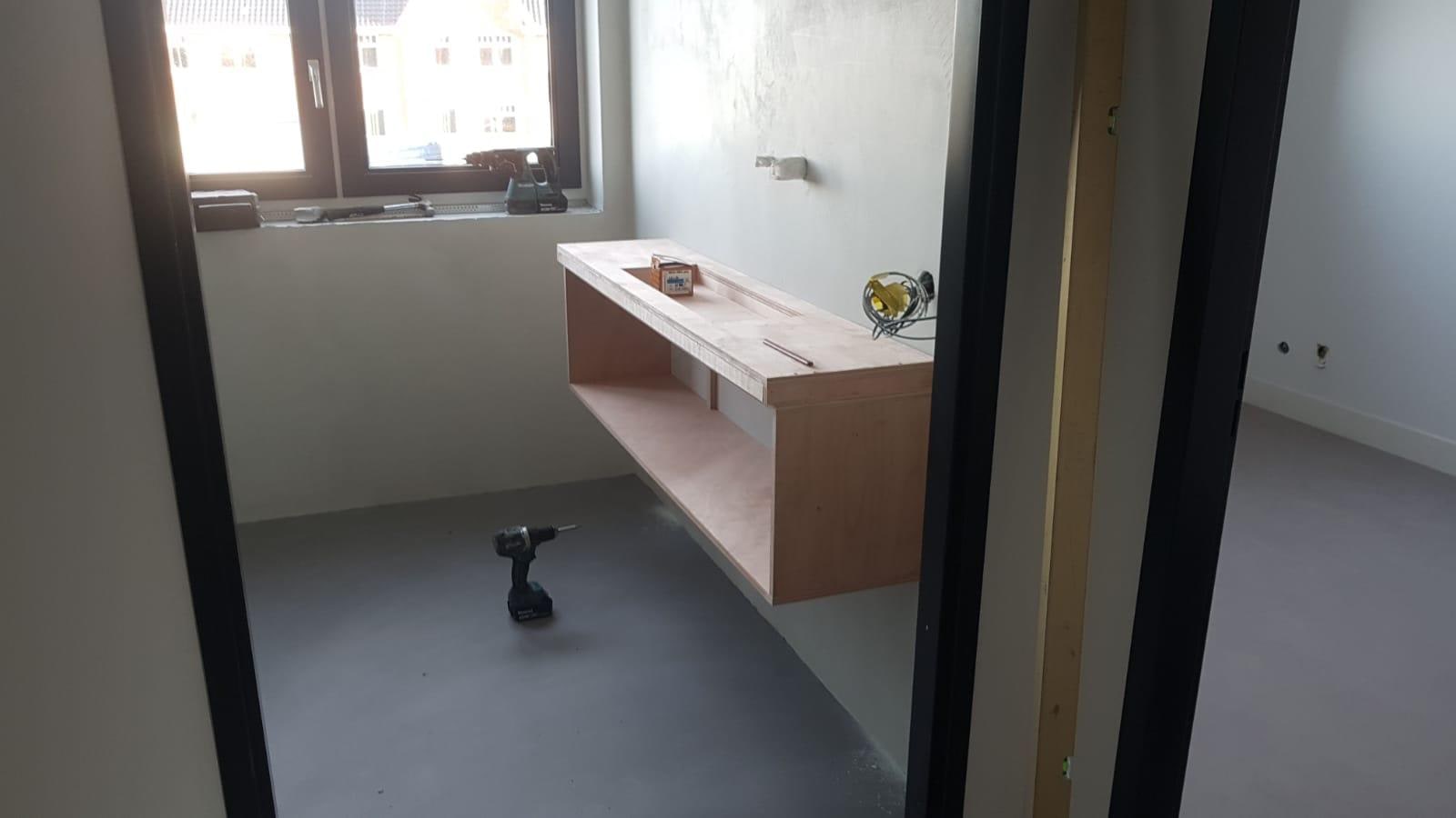 Verbouwing badkamer met beton ciré – Barend Hooykaasstraat, Bergschenhoek – Voor 1