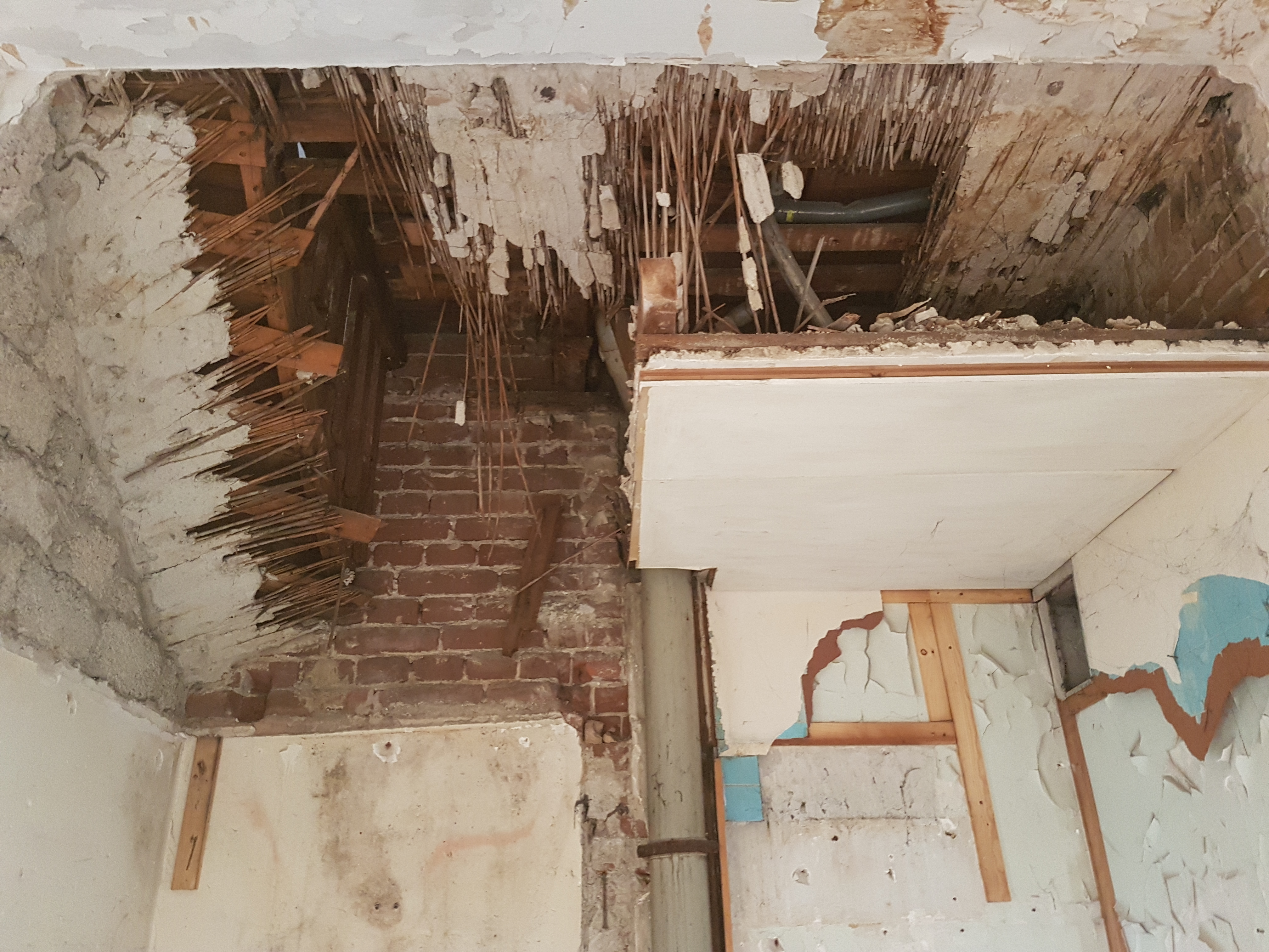Complete renovatie met dakopbouw – Renbaanstraat, Den Haag – Voor 8