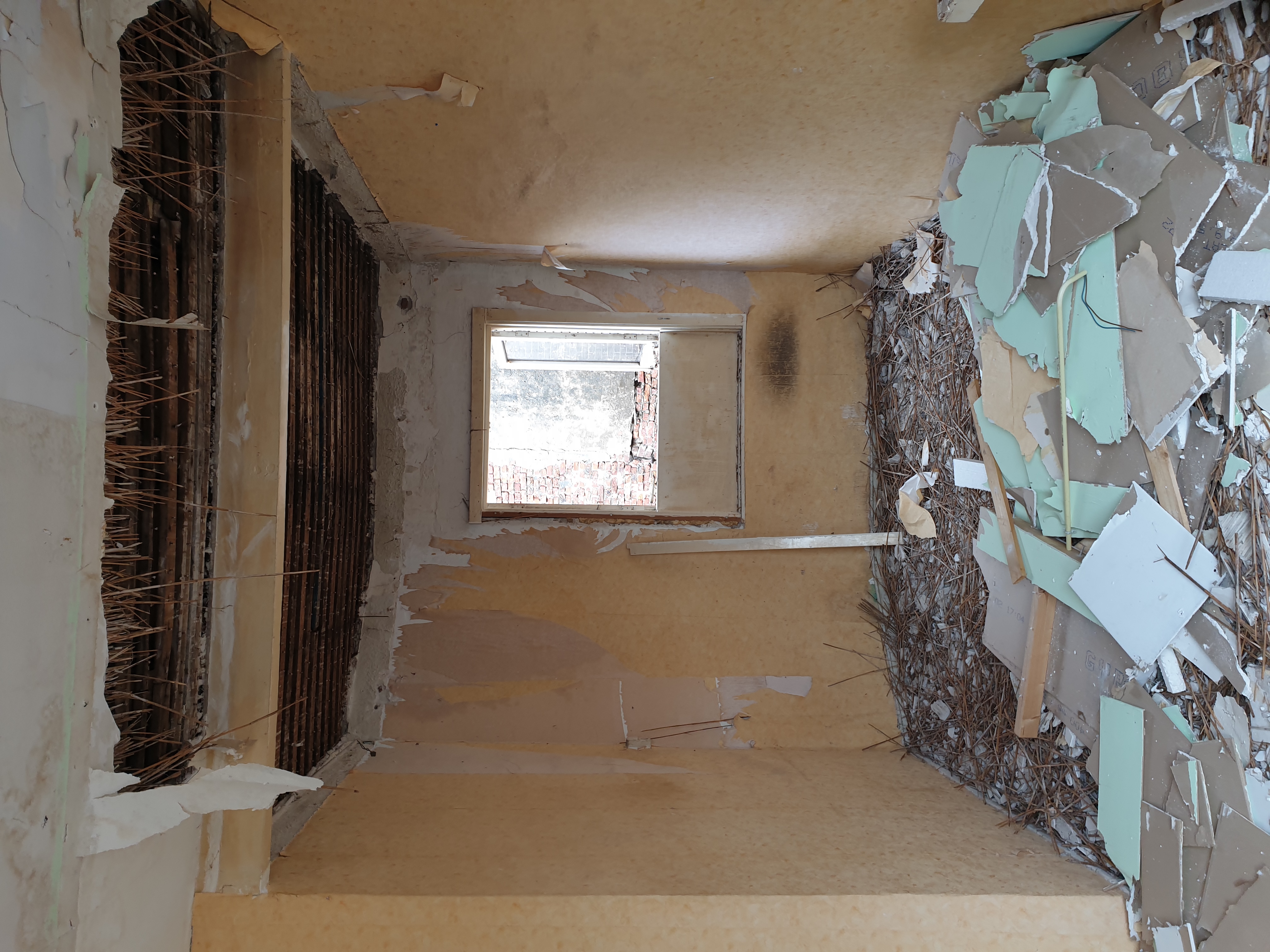 Totale renovatie en plaatsen opbouw – Van Tuyllstraat, Den Haag – Tijdens en impressie 1
