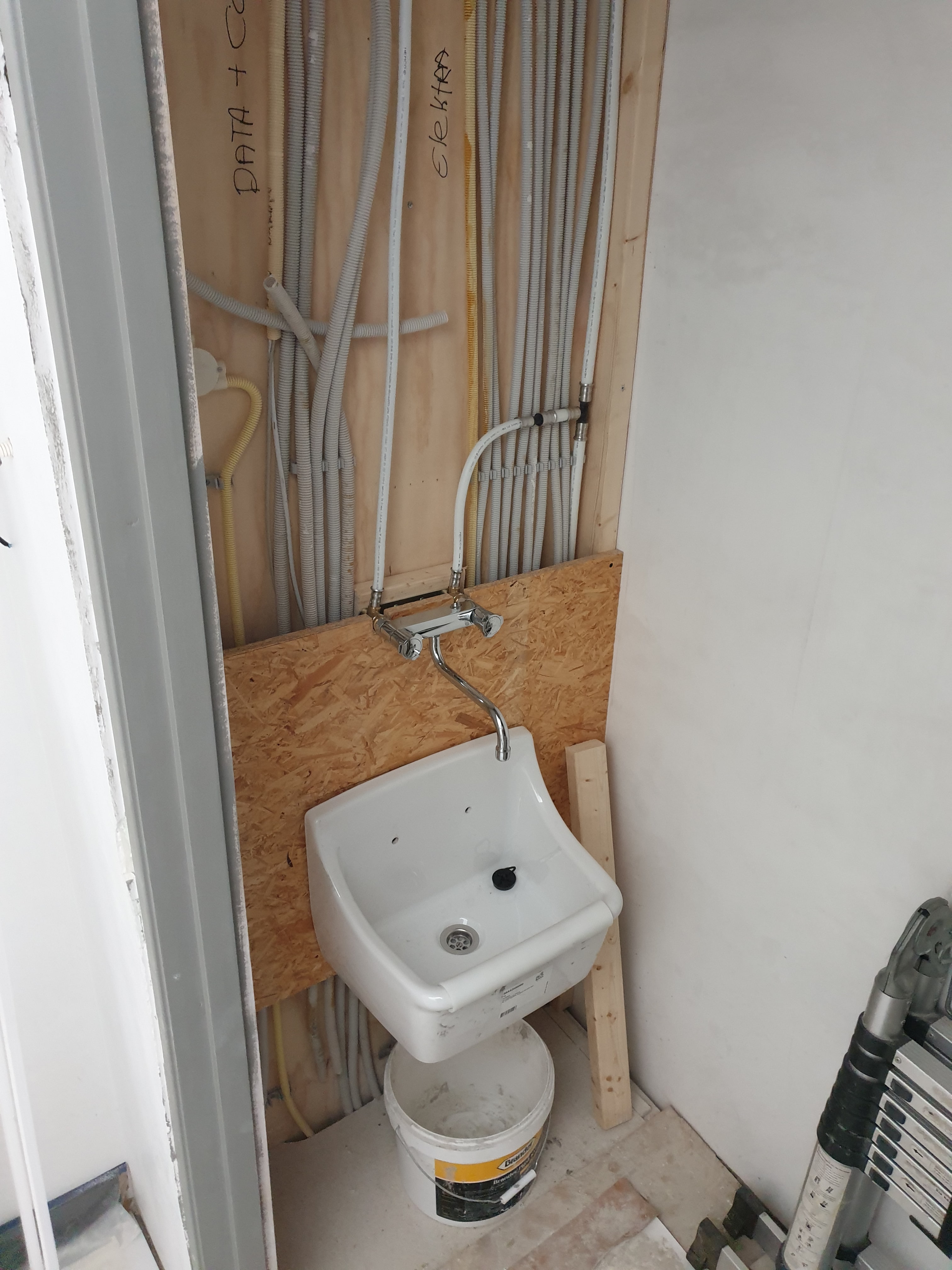 Totale renovatie en plaatsen opbouw – Van Tuyllstraat, Den Haag – Tijdens en impressie 13