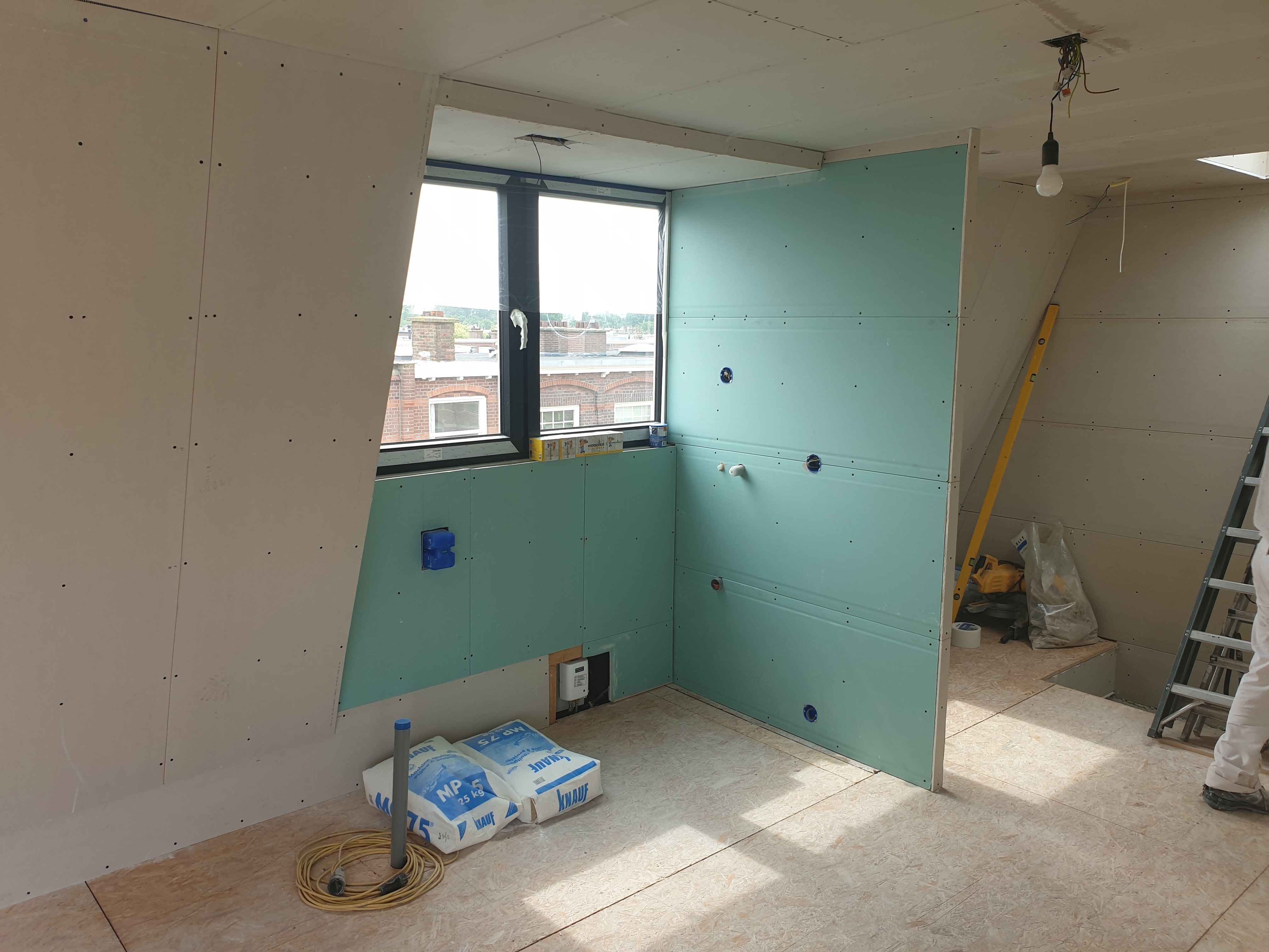 Totale renovatie en plaatsen opbouw – Van Tuyllstraat, Den Haag – Tijdens en impressie 14