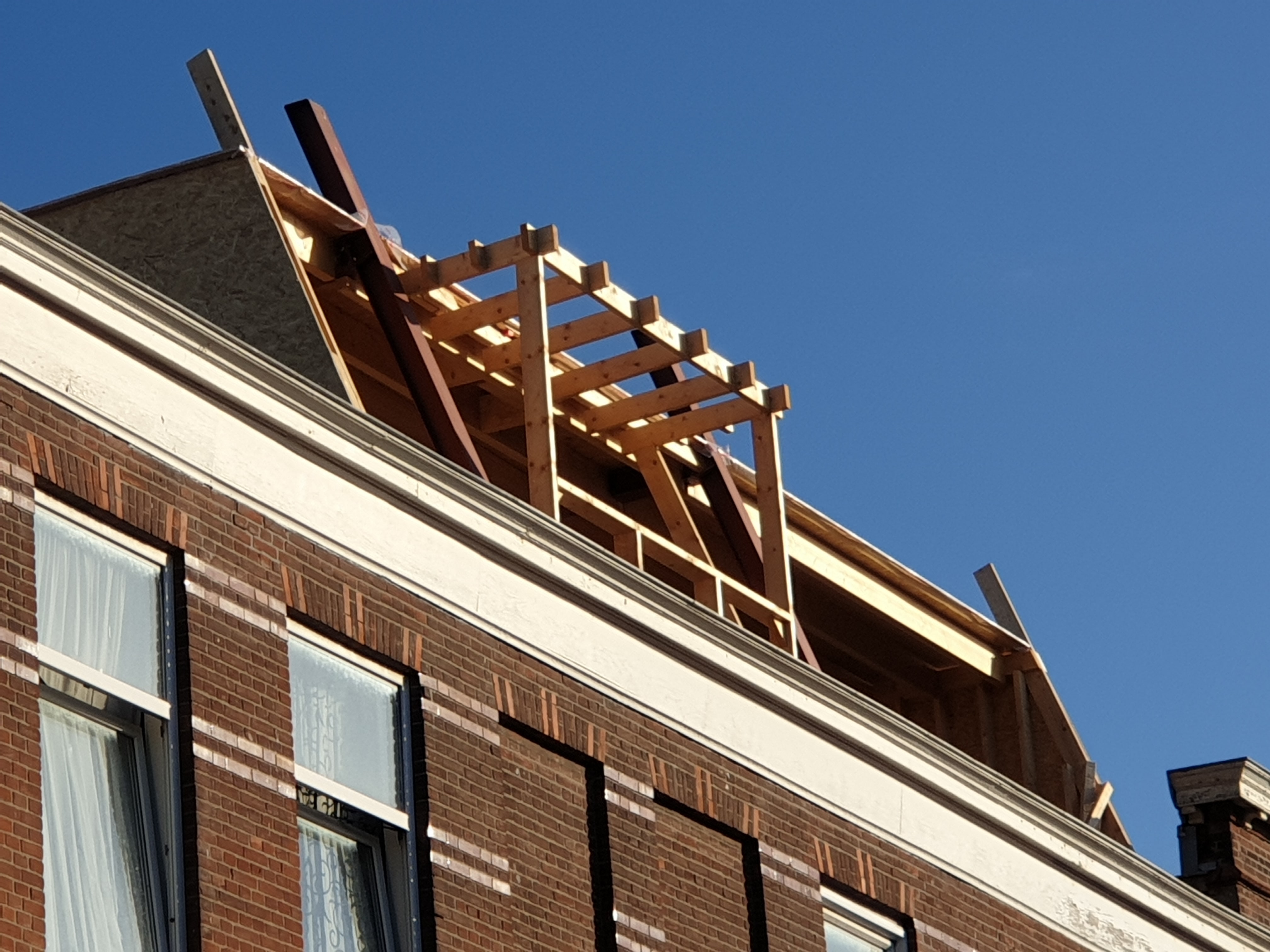 Totale renovatie en plaatsen opbouw – Van Tuyllstraat, Den Haag – Tijdens en impressie 4