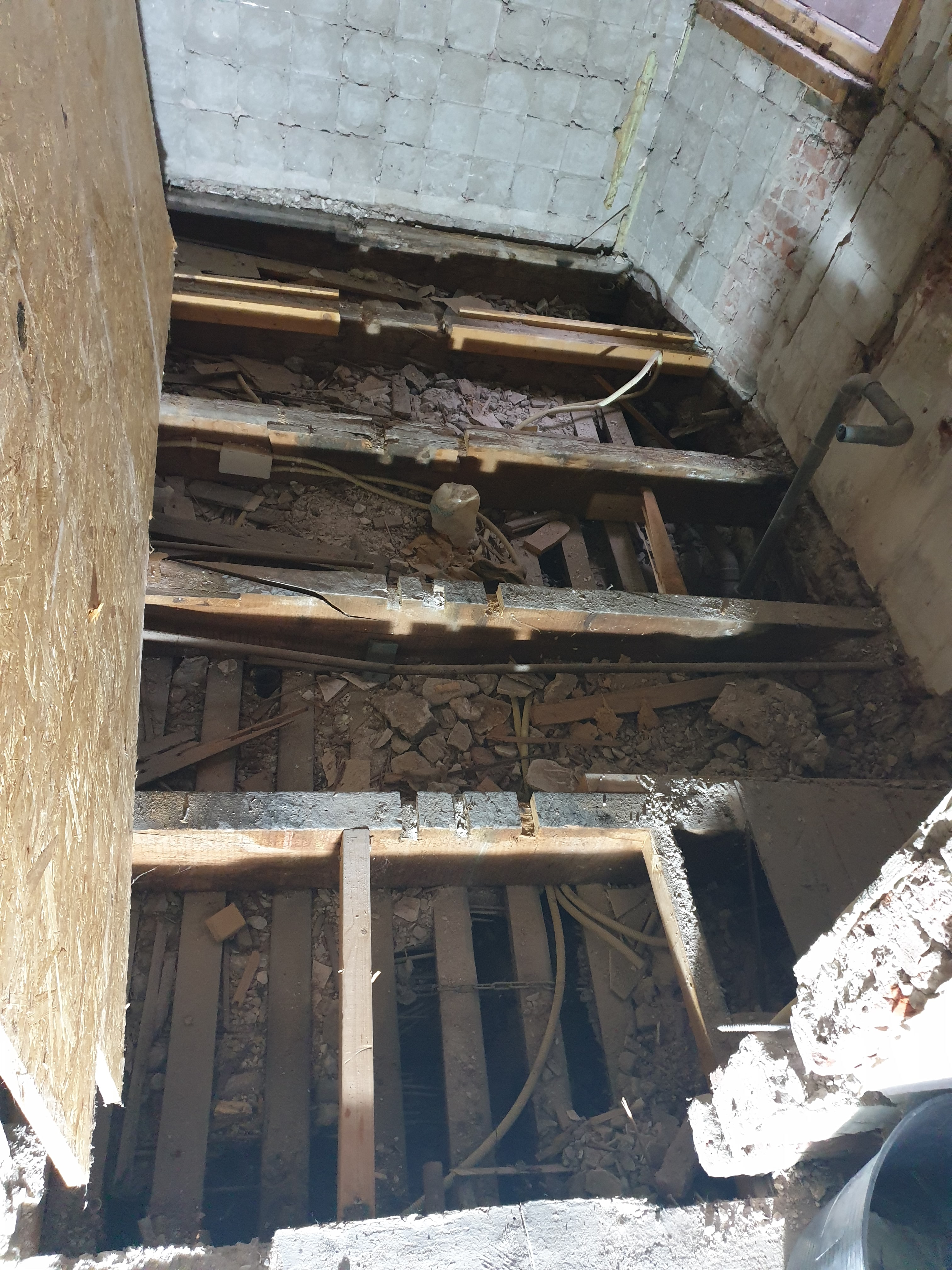 Totale renovatie en plaatsen opbouw – Van Tuyllstraat, Den Haag – Voor 14