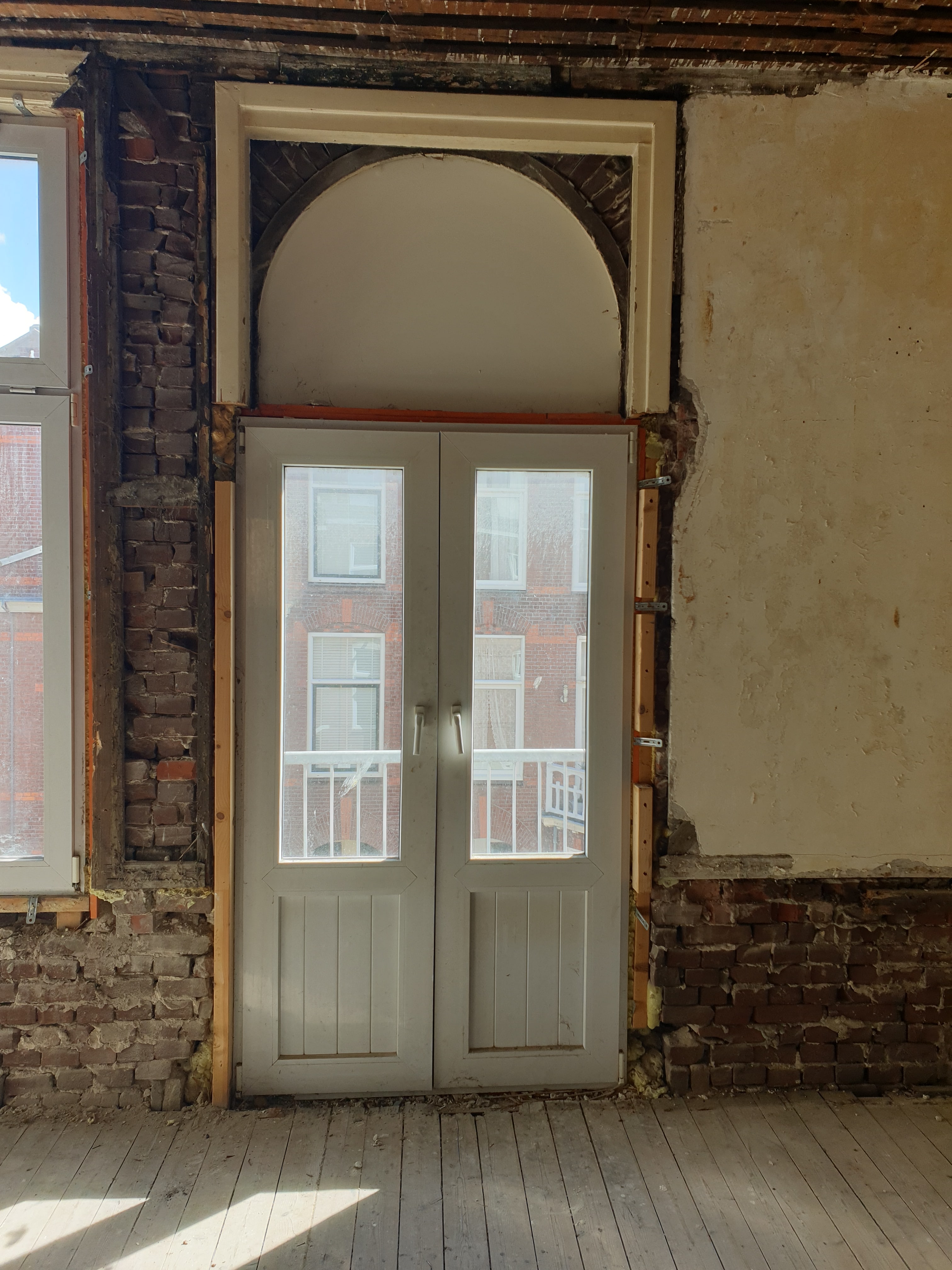 Totale renovatie en plaatsen opbouw – Van Tuyllstraat, Den Haag – Voor 15